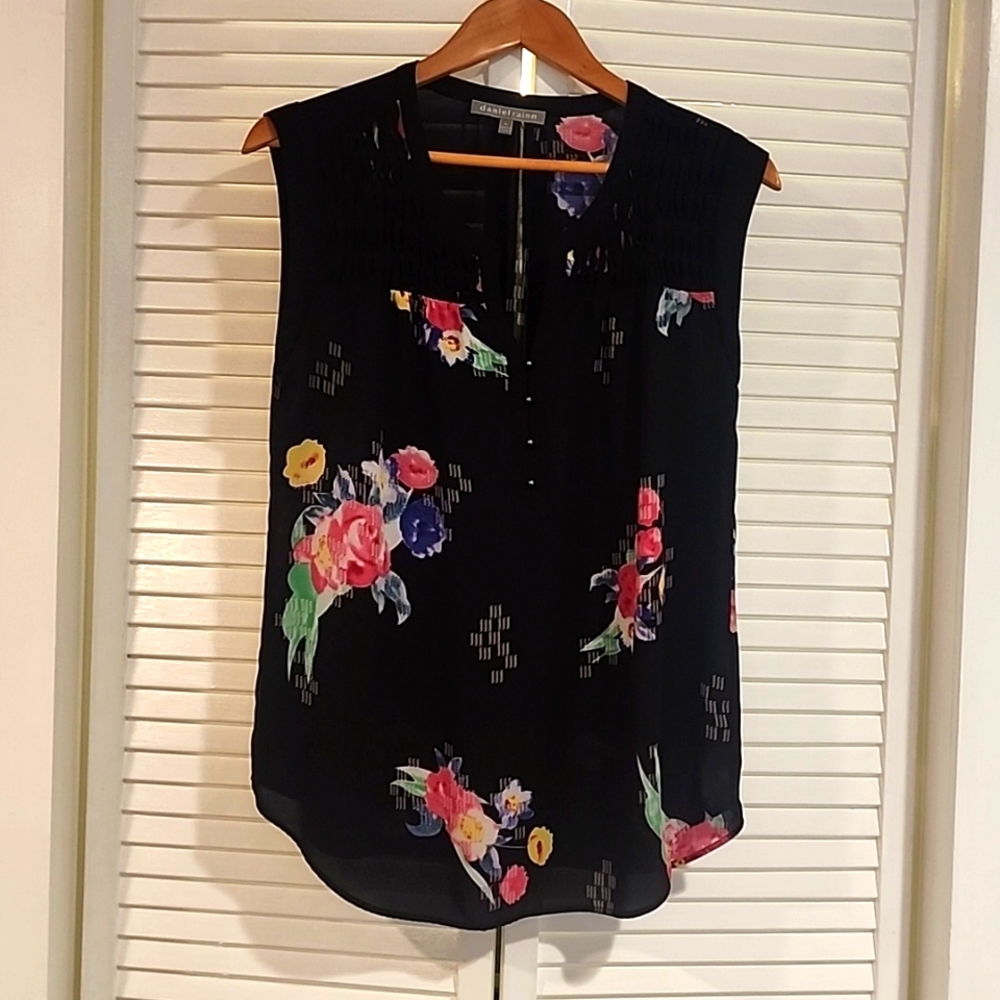 Daniel Rainn floral blouse